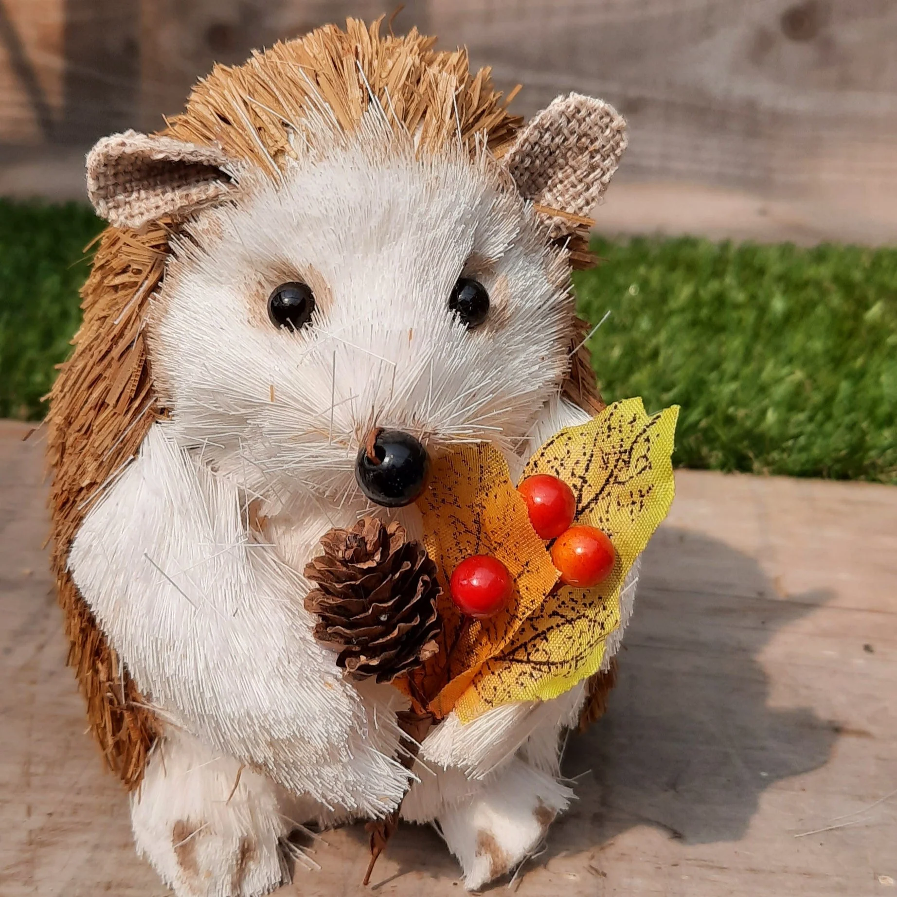 Pinecone Hedgehog (13 X 10 cm) - Image 2