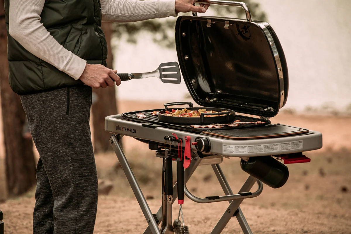 Weber Traveler Gas Barbecue - Image 4