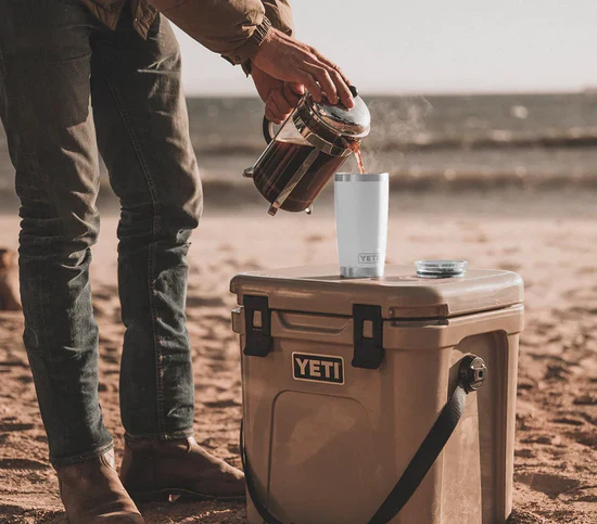 Yeti Rambler 20 Oz Tumbler Charcoal - Image 4